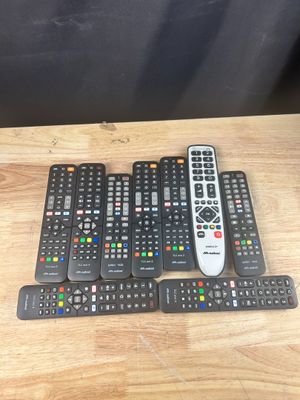 Lot de 9 télécommandes meliconi