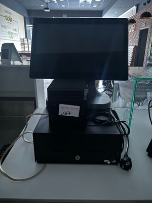 une image représentant un téléviseur posé sur une table