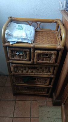 Lot de petit mobilier de salle-de-bains