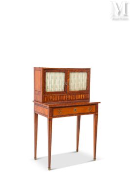 Bureau bonheur du jour en bois de placage et filets ouvrant …