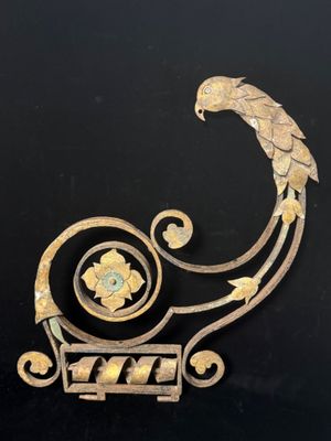 Potence d'enseigne "Au perroquet", fer forgé et métal découp…