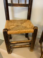 QUEYRAS. Paire de chaises en pin cembro et noyer à décor à l… (photo 6)