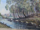 une peinture accrochée au mur d'un immeuble, avec une rivière au premier plan