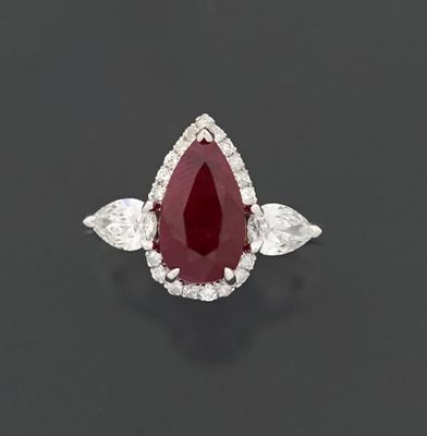 Bague en or blanc 18k 750 millièmes ornée d'un rubis de tail…