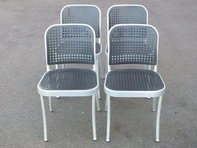 Vico MAGISTRETTI pour De Padova