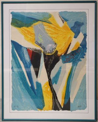 tableau représentant une femme vêtue d'une robe bleue et jaune, tenant un parapluie bleu