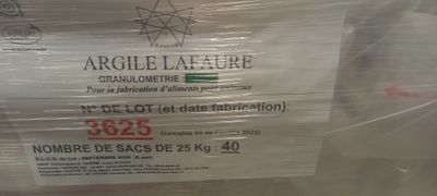 Palette de 40 sacs d'argile LAFAURE (farine pour fabrication d'aliment - Photo 1