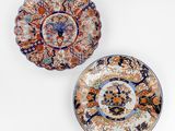 paire d'assiettes japonaises en porcelaine imari, 19e siècle