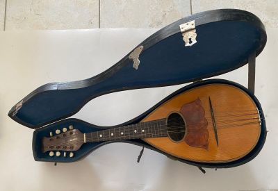 179 / Q2 / Mandoline napolitaine Moscoloni, dans sa bo… - Photo 1