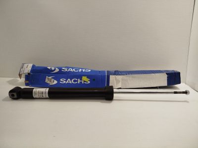 un tube de dentifrice posé sur une table