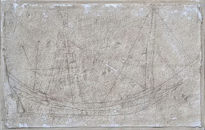 un dessin représentant un bateau sur un bloc de pierre