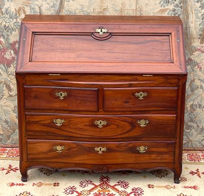 Bureau de pente d'époque Louis XV en bois exotique, travail …