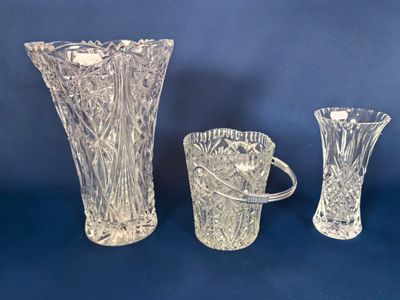 Un lot cristallerie et verre comprenant un petit seau à cham…