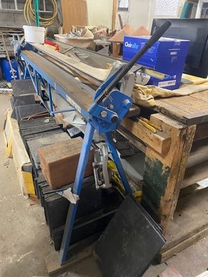 a large machine that is sitting on a pallet