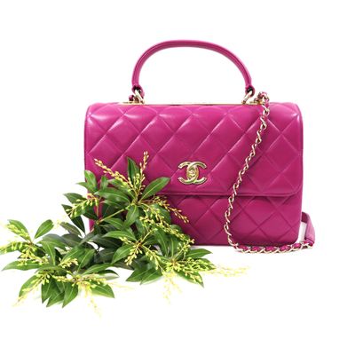 chanel pink quilted leather handbag with chain strap