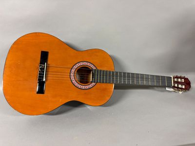 GUITARE en bois. Etiquette XP Guitars.