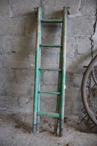 Echelle pliable en bois