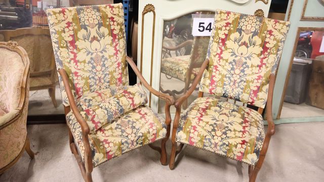 Paire de fauteuils de style Louis XIV os de mouton garni de velou...