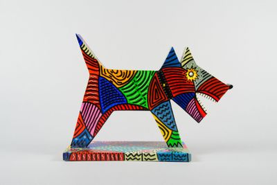 Pierre DONNA (né en 1965). Chien. Sculpture en plâtre sur so…