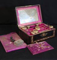 Nécessaire de voyage en marqueterie et placage de bois noirc…