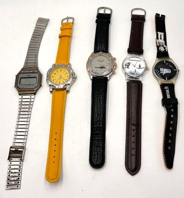 Ensemble de 5 montres-bracelets de fabrication courante, modèles à qua - Photo 1