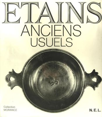 La couverture du livre comporte l'image d'une poêle à frire.