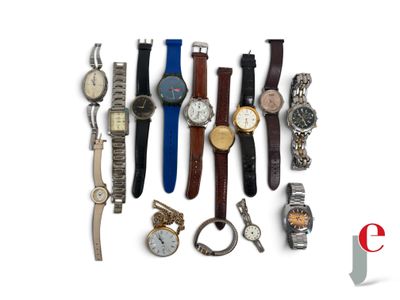 plusieurs types de montres sur une surface blanche