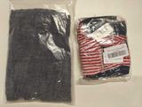 une paire de chaussettes et un pantalon dans un sac