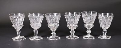Suite de 6 verres à pied en cristal (petites égrenures sur u…