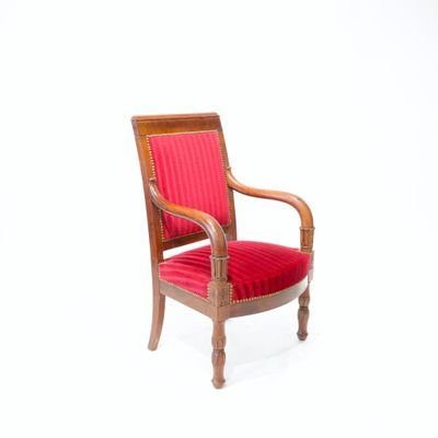 chaise avec assise rembourrée, rembourrée, rembourrée de couleur rouge