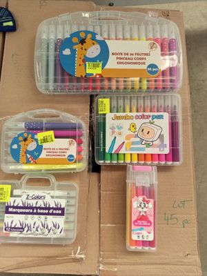 lot de 45 coffrets de feutres - différents nombres de pièces