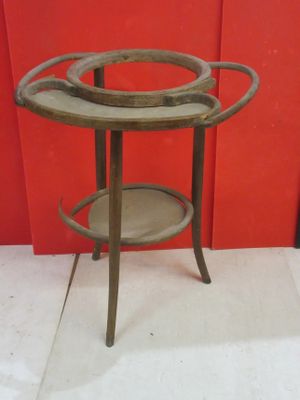 241.55 - THONET, MEUBLE DE TOILETTE DEBUT XXe EN BOIS COURBE…