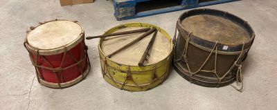 182 / CHC10 / Ensemble de trois tambours de fanfare an… - Photo 1
