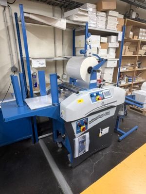 l'image d'une machine installée dans une pièce