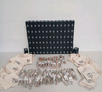 Lot de 80 bracelets, housses et boîtes - PAUL HEWITT - 2 mod…