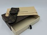 Louis Vuitton : lunettes de soleil Louis Vuitton dans leur boîte