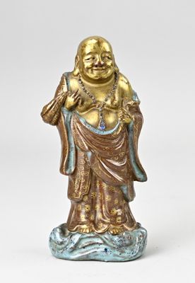 une image représentant une statue de Bouddha souriant sur fond blanc
