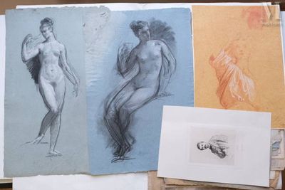 trois dessins représentant une femme et un homme posés sur une table