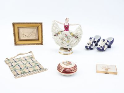 Lot de bibelots décoratifs et petits objets de vitrine compr…