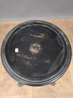 Selette en bois laqué noir, le plateau circulaire, posant su… (photo 2)