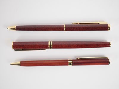 WATERMAN. Ensemble comprenant deux stylos bille et un stylo … - Photo 1