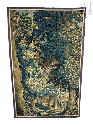 une image d'une tapisserie accrochée au mur d'une pièce