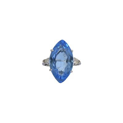 a blue sapphire and diamond ring