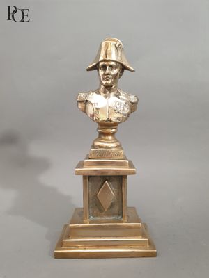 Epreuve en bronze doré représentant Napoléon Ier en buste.
