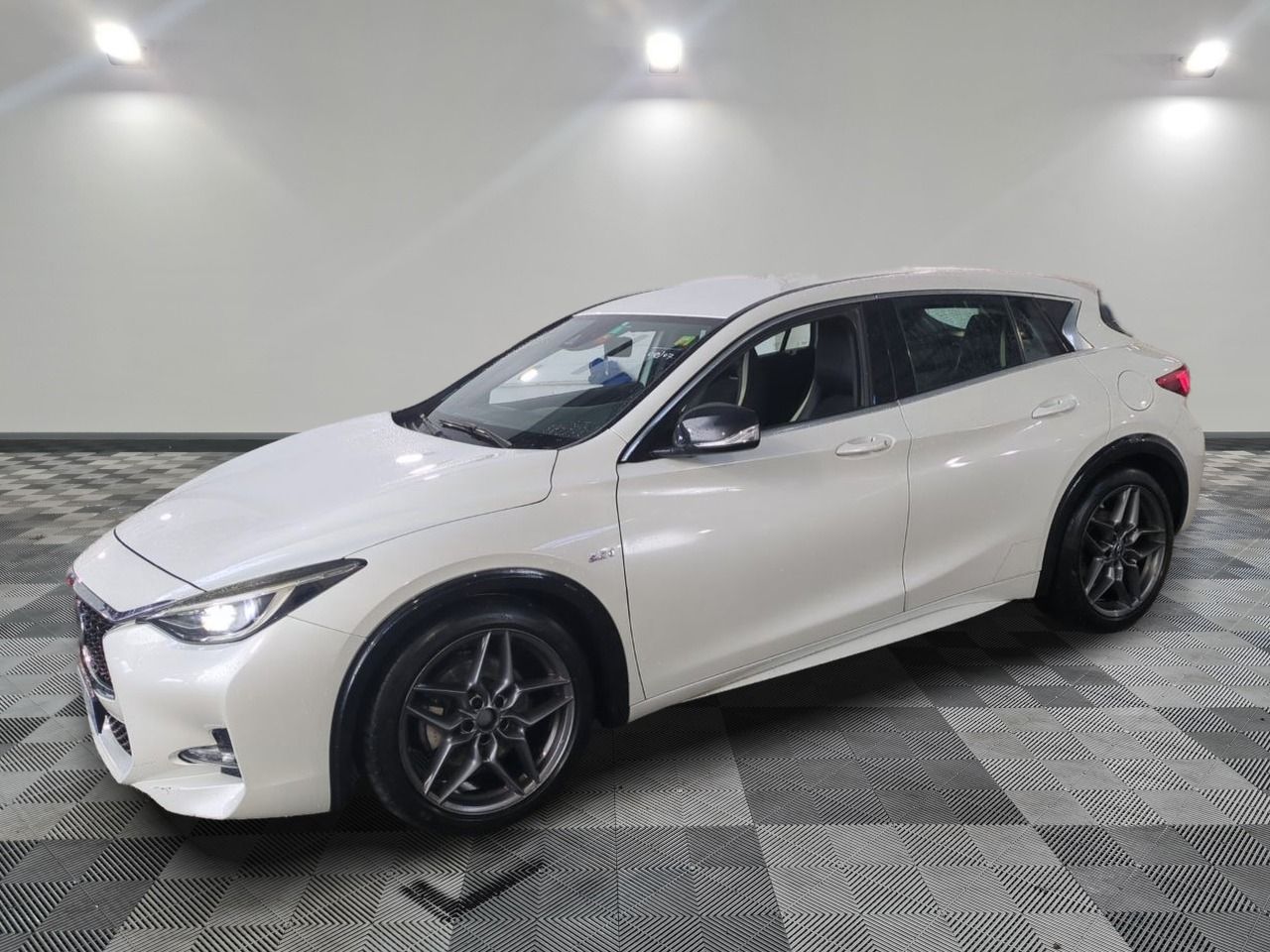 INFINITI Q30 2.2D 170 AWD PREMIUM - 2017 - Excellent État