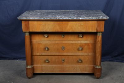 Commode en bois de placage ouvrant à quatre tiroirs dont un … - Photo 1