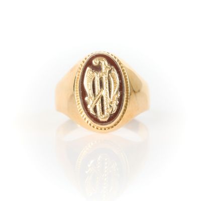 Bague chevalière en or et pierre marron, monogrammée PM. - Photo 1