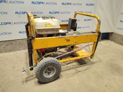 an image of a machine that is sitting on the ground