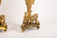 Importante garniture de cheminée en bronze ciselé et doré. (photo 6)
