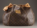louis vuitton monogramet bucket bag